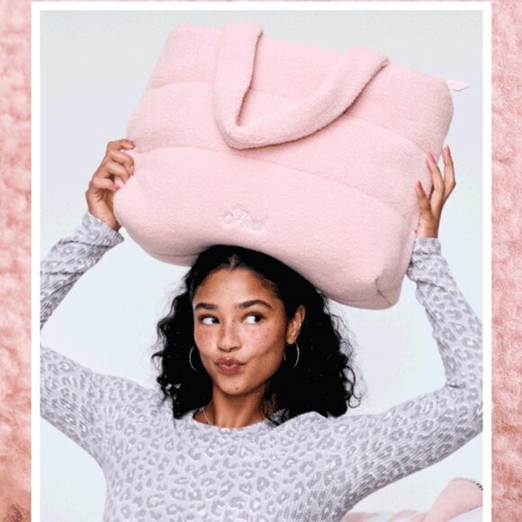 PINK Victoria's Secret Plush Teddy Cozy Fleece Sherpa Tote Bag - NWT - Picture 2 of 7
